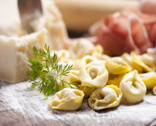 Charger l'image dans la galerie, TORTELLINI - Fromage 800g - Fromagerie Roy