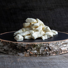 Charger l&#39;image dans la galerie, Fromage en GRAINS - Fromagerie Roy
